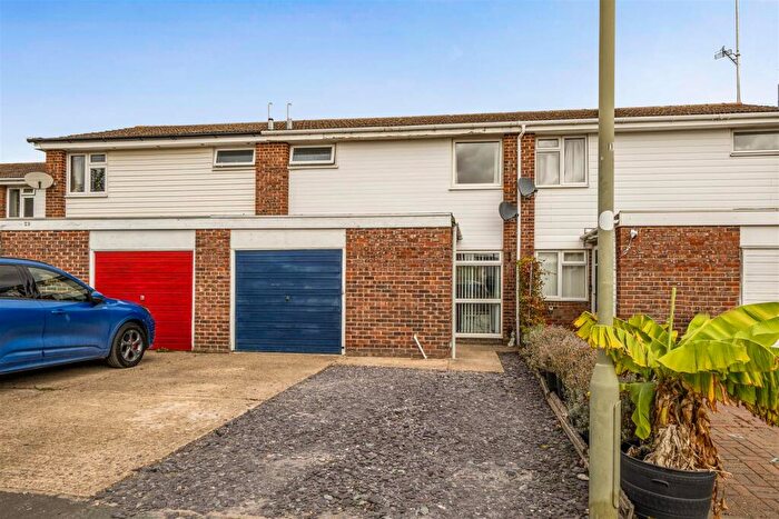 3 Bedroom Terraced House For Sale In Evenlode Close, Grove, Wantage, Oxfordshire, OX12