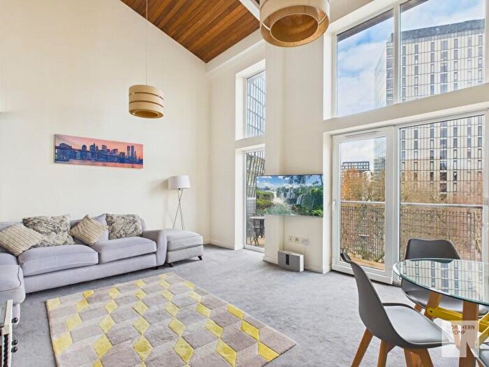 2 Bedroom Apartment To Rent In Meadow View :: Manchester, M4