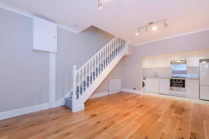 1 Bedroom Terraced House To Rent In Worple Road, Wimbledon, London, SW20