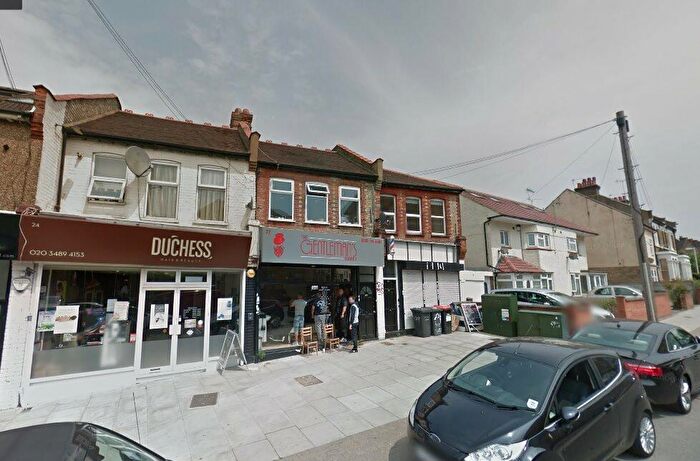 1 Bedroom Flat To Rent In Oakleigh Road South, Bounds Green, N11