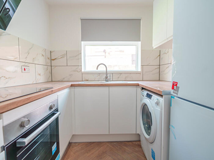 1 Bedroom Flat To Rent In Kendal Bank #, LS3