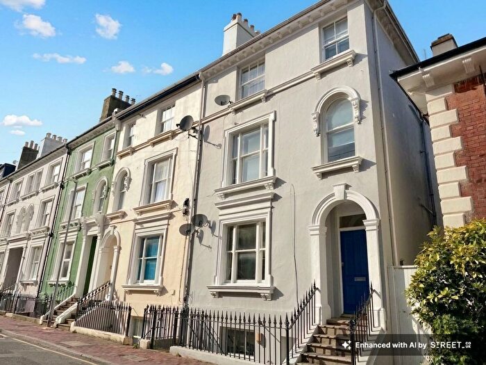 1 Bedroom Flat To Rent In Dudley Road, Tunbridge Wells, TN1