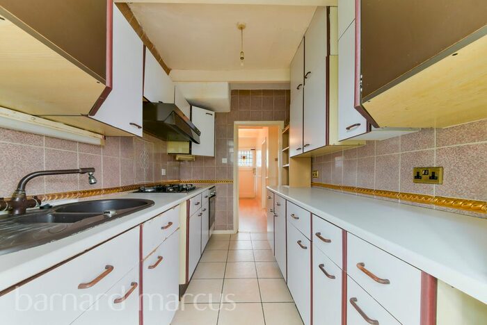 4 Bedroom Property To Rent In Glenister Park Road, London, SW16
