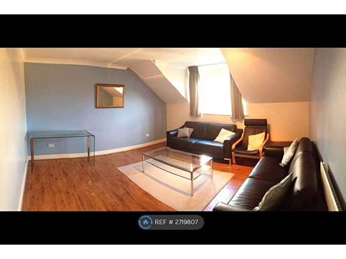 1 Bedroom Flat To Rent In Dover Close, London, NW2