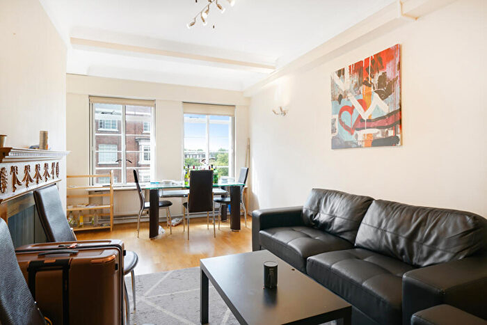 3 Bedroom Flat To Rent In Rossmore Court, Park Road, NW1