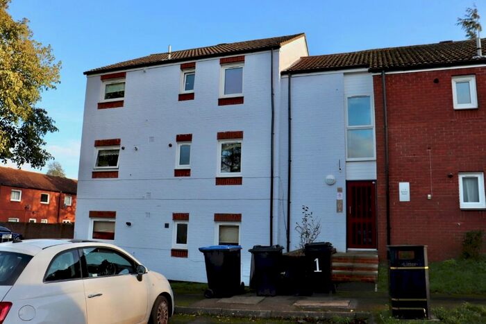 2 Bedroom Flat To Rent In Benjamin Square, Camp Hill, Northampton, NN4