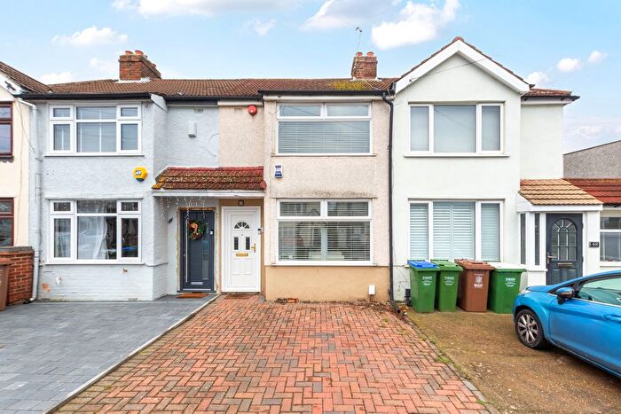 2 Bedroom Terraced House For Sale In Ingleton Avenue, Welling, DA16