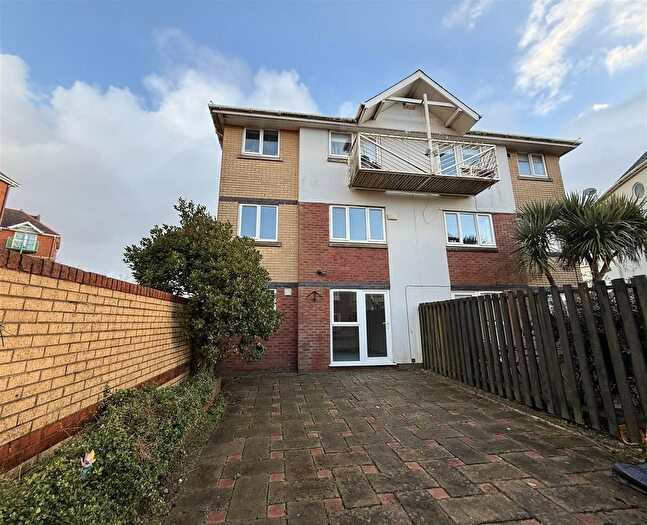 2 Bedroom Maisonette For Sale In Patagonia Walk, Maritime Quarter, Swansea, SA1