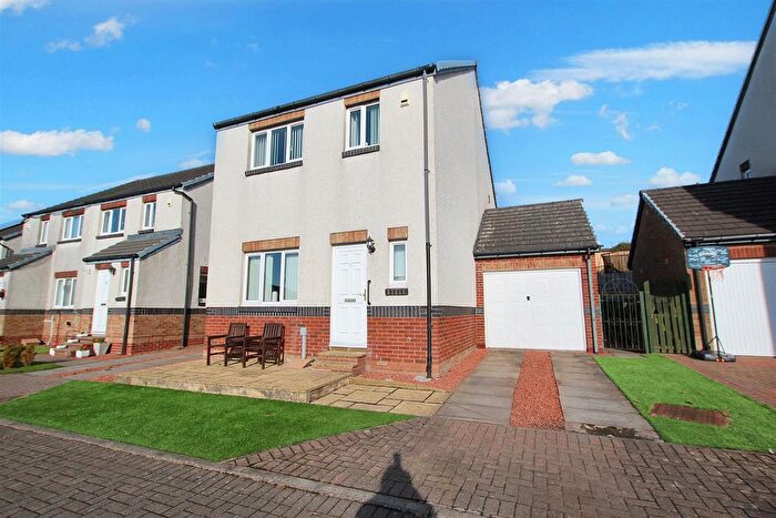 3 Bedroom Detached House For Sale In Lockhart Drive, Lanark, ML11