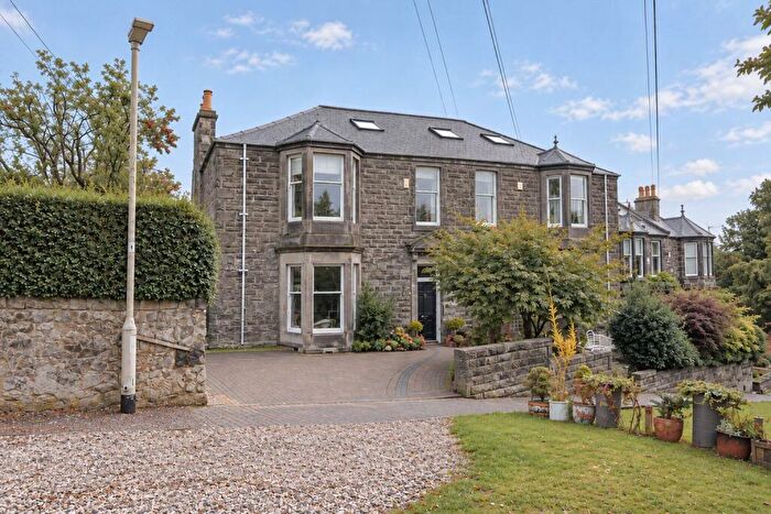 5 Bedroom Semi-Detached House For Sale In Park Place, Dunfermline, Fife, KY12
