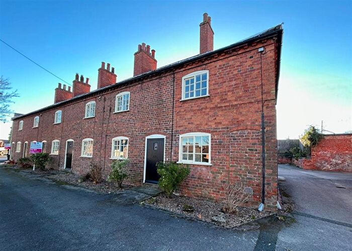 3 Bedroom Terraced House To Rent In Doncaster Road, Bawtry, Doncaster, DN10
