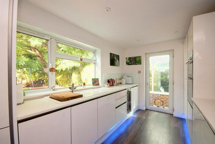 3 Bedroom Detached Bungalow For Sale In Fourteen Acre Lane, Three Oaks, Hastings, TN35