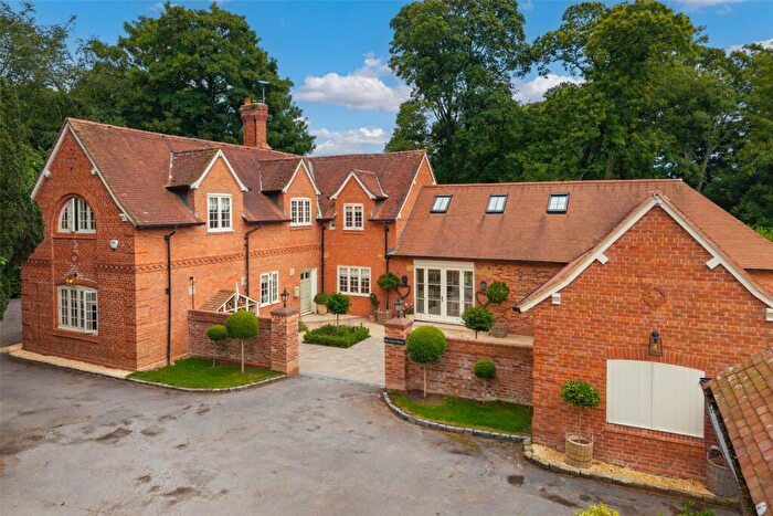 5 Bedroom Detached House For Sale In Hadlow Road, Willaston, Neston, Cheshire, CH64