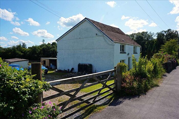 4 Bedroom Property For Sale In Cefneithin Road, Gorslas, Llanelli, SA14