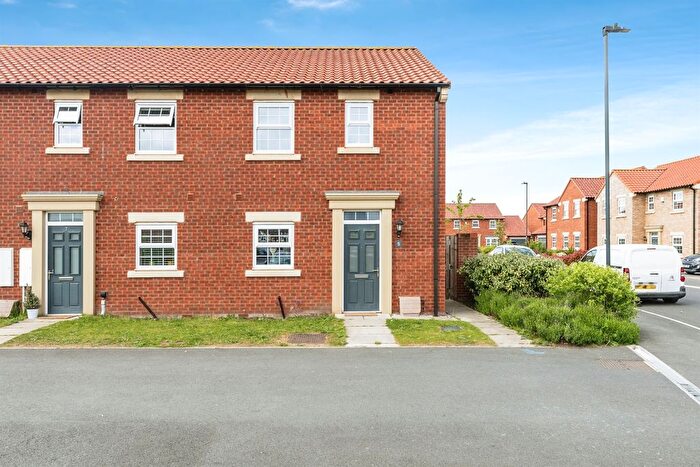 3 Bedroom End Of Terrace House For Sale In Hollytree Way, Brayton, Selby, YO8
