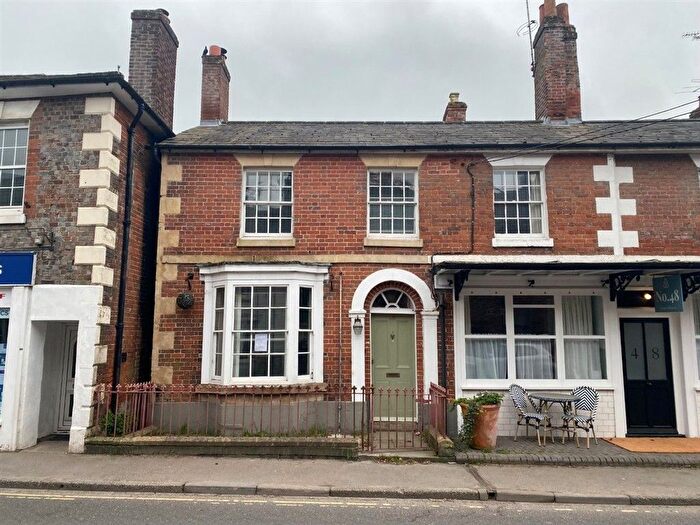 3 Bedroom End Of Terrace House For Sale In High Street, Pewsey, SN9