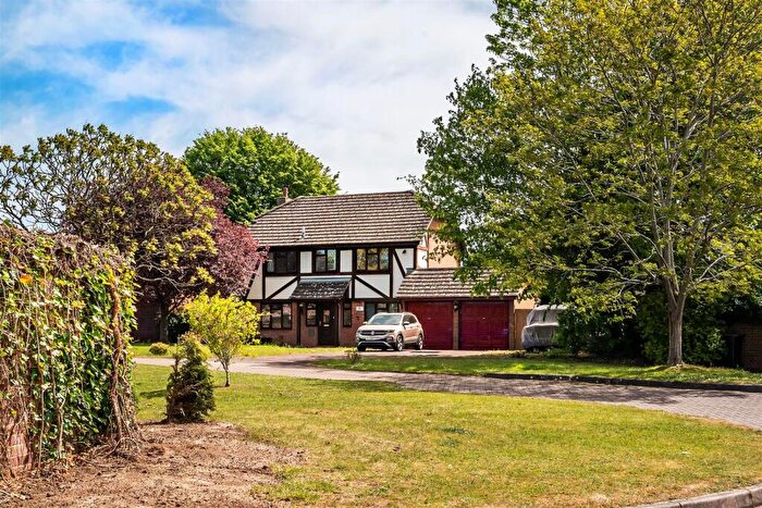 4 Bedroom House For Sale In Aston Close, Ashtead, KT21