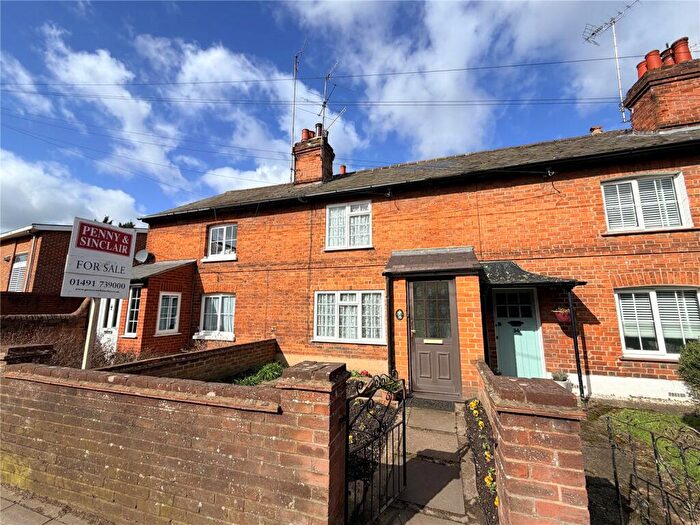 2 Bedroom Terraced House For Sale In Greys Road, RG9