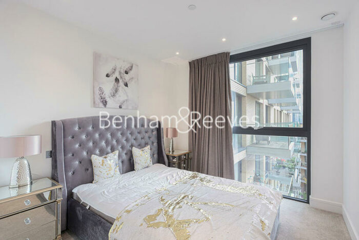 2 Bedroom Apartment To Rent In Neroli House, Piazza Walk, E1