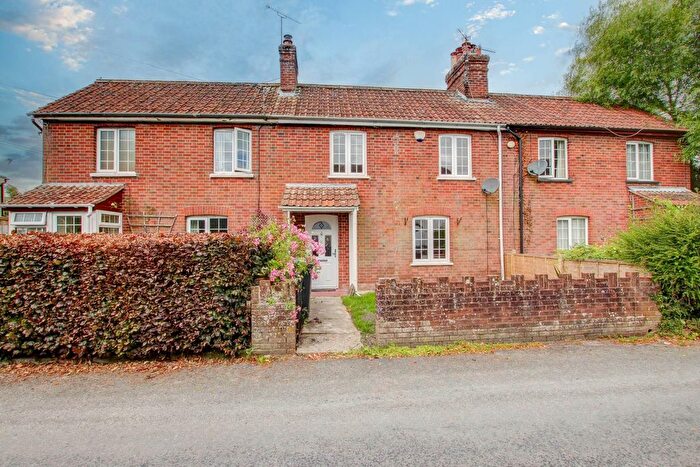 2 Bedroom Terraced House For Sale In Main Street, Shroton, DT11