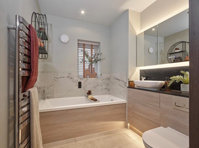 4 Bedroom Detached House For Sale In Thornwood Park, Thornwood, Epping, CM16