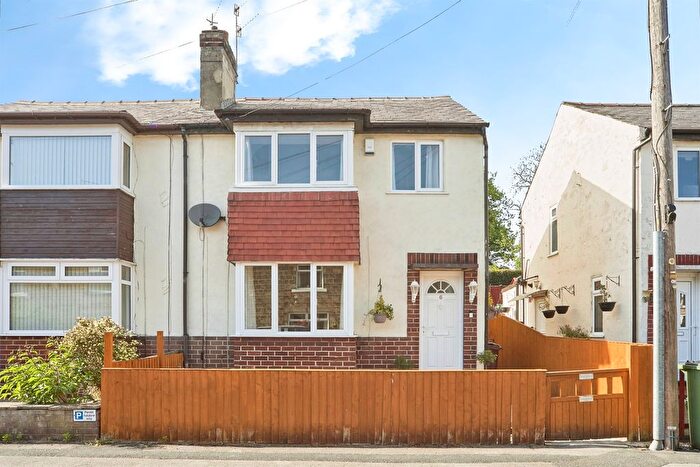 3 Bedroom Semi-Detached House For Sale In Park Avenue, Bingley, BD16
