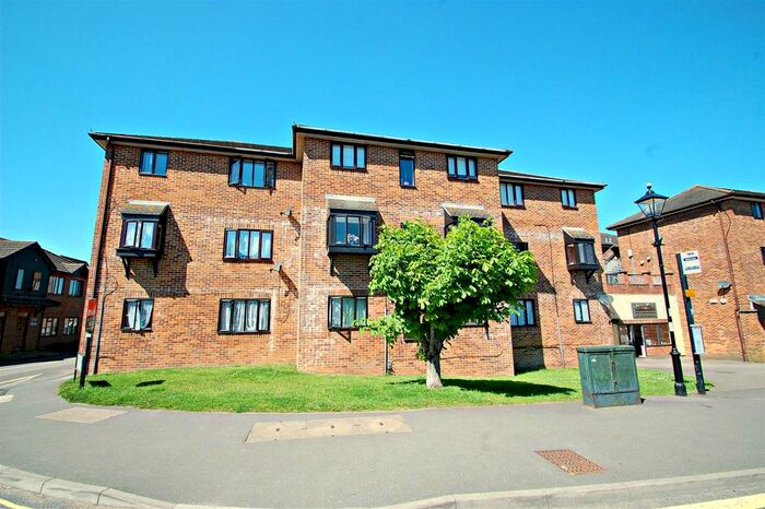 1 Bedroom Flat To Rent In Linden Drive, Liss, GU33