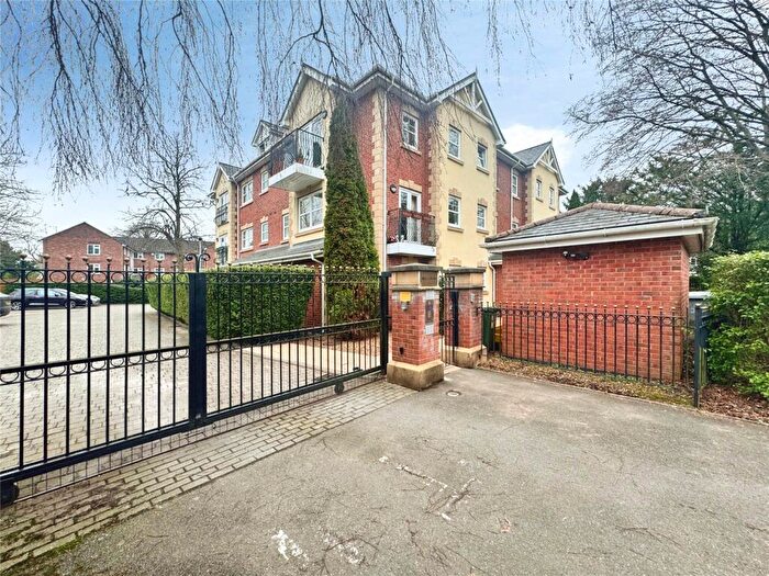 2 Bedroom Flat To Rent In Kings Road, Sale, Greater Manchester, M33