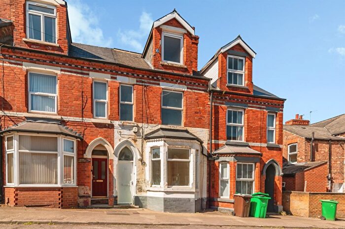 3 Bedroom Terraced House For Sale In Bleasby Street, Nottingham, NG2