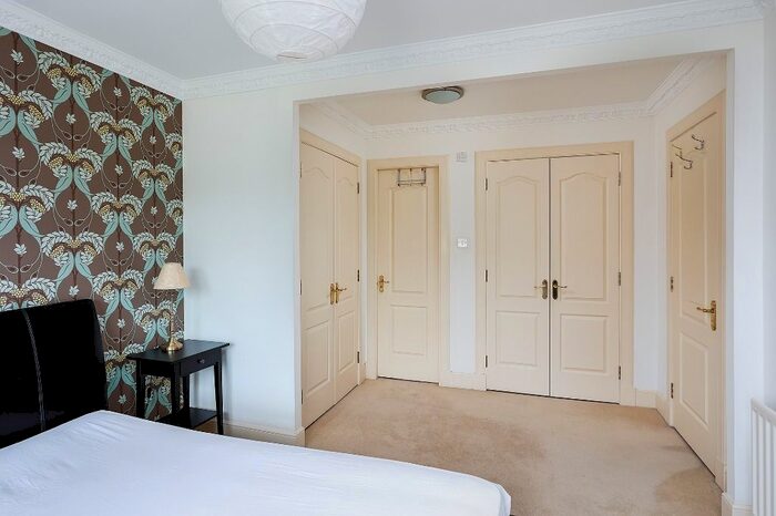 3 Bedroom Flat To Rent In Morham Gait, Greenbank, Edinburgh, EH10