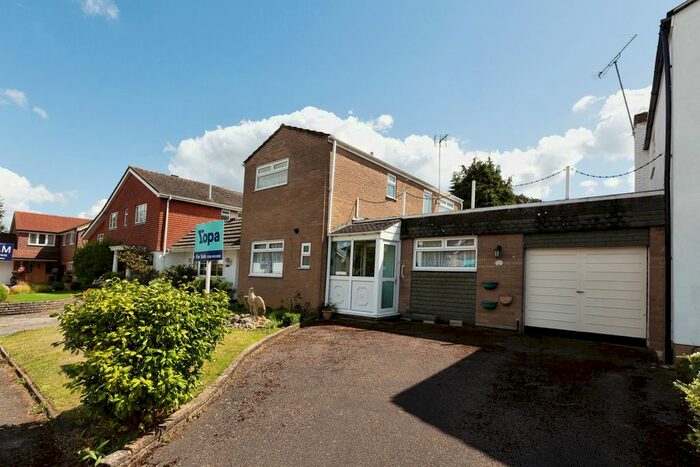 3 Bedroom Link Detached House For Sale In Bond Close, Knockholt, Sevenoaks, TN14
