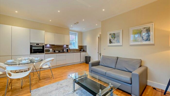 1 Bedroom Flat To Rent In Ravenscourt Park, London, W6