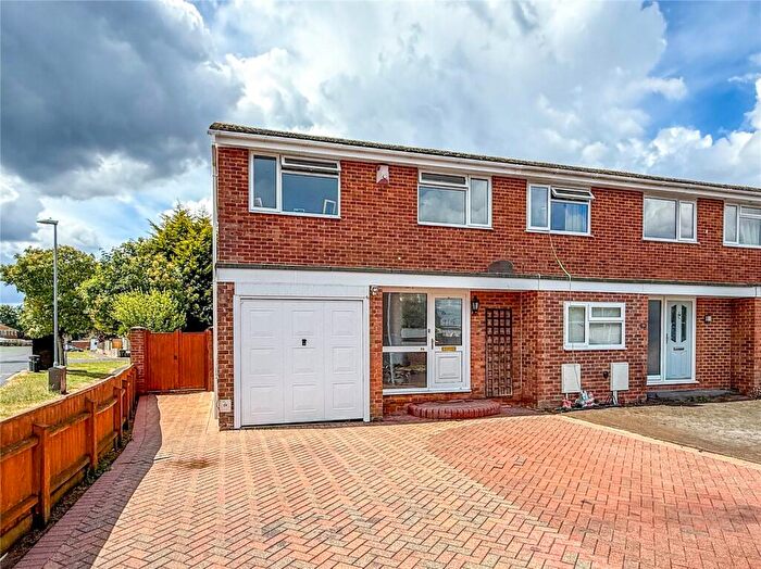 3 Bedroom End Of Terrace House For Sale In Brinsons Close, Burton, Christchurch, Dorset, BH23
