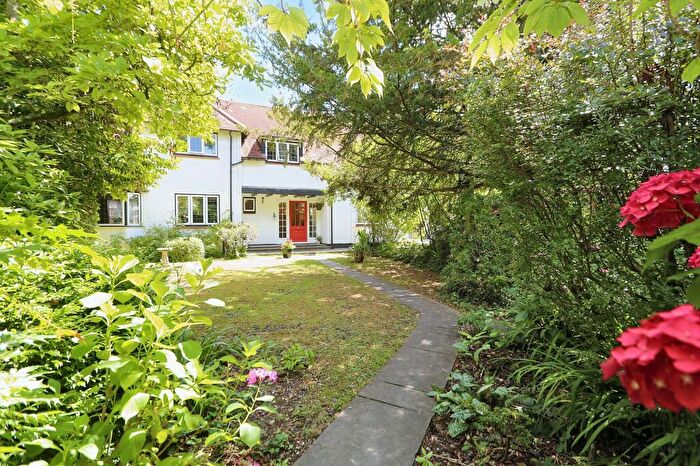 4 Bedroom Semi-Detached House For Sale In Wickham Road, Curdridge, SO32