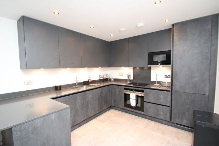 2 Bedroom Flat To Rent In Montague Road, Croydon, CR0