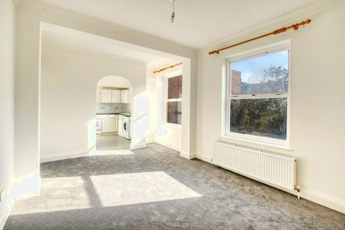 1 Bedroom Apartment To Rent In Pembroke Road London, N8