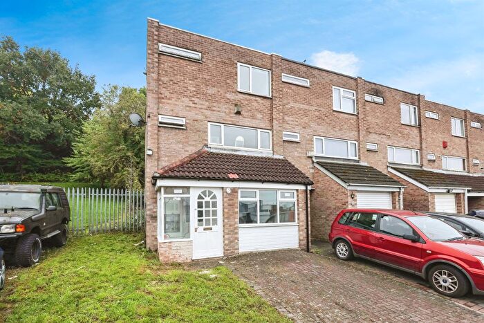 4 Bedroom End Terrace House For Sale In Kempton Park Road, Birmingham, B36
