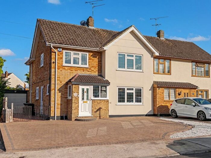 3 Bedroom Semi Detached House For Sale In Sandown Road, Benfleet, SS7
