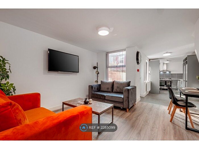 6 Bedroom Terraced House To Rent In Ridley Road, Liverpool, L6