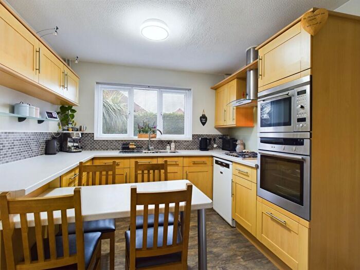 4 Bedroom Detached House For Sale In Stonesby Close, Oakwood, DE21