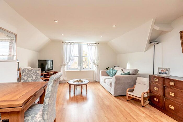 2 Bedroom Flat For Sale In Westbury Road, Westbury-On-Trym, BS9