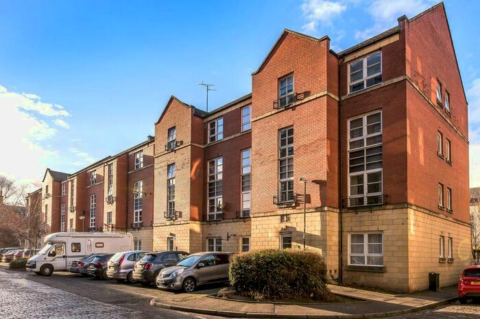 2 Bedroom Flat To Rent In Elbe Street, Leith, Edinburgh, EH6