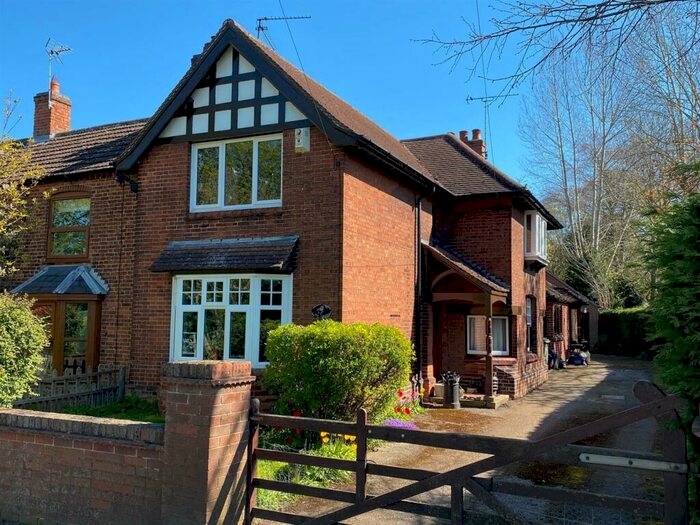 3 Bedroom Detached House For Sale In Main Street, Sutton On Trent, NG23