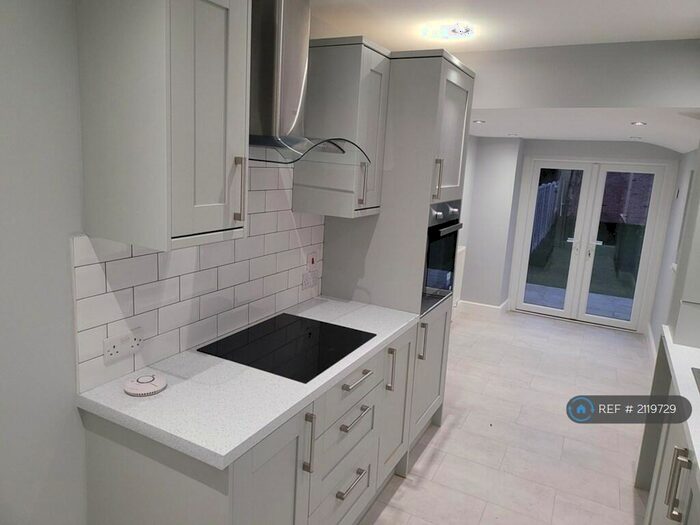 3 Bedroom Terraced House To Rent In Cromwell Road, Rushden, NN10