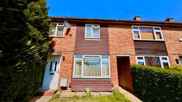 3 Bedroom Terraced House For Sale In Newport Road, Slough, SL2