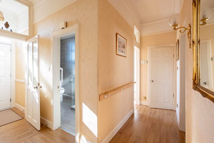 2 Bedroom Flat For Sale In Commercial Street, Kirkcaldy, KY1