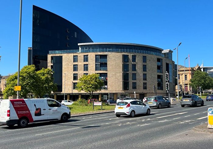 1 Bedroom Flat For Sale In Apartment The Gatehaus, Leeds Road, Bradford, West Yorkshire, BD1