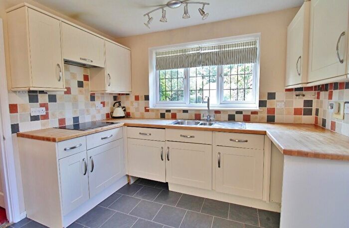 4 Bedroom Detached House For Sale In Marks Tey Road, Stubbington, Fareham, PO14
