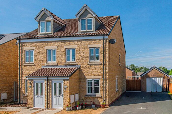 3 Bedroom House For Sale In Airfield Way, Weldon, Corby, NN17