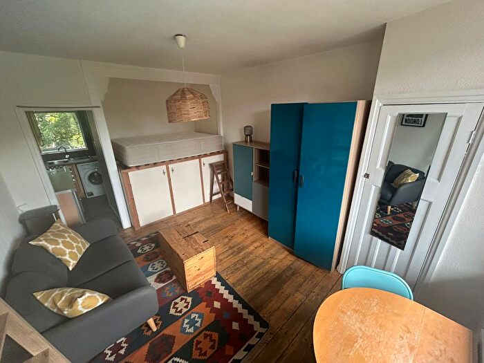 1 Bedroom Flat To Rent In Brixton Hill, London, SW2